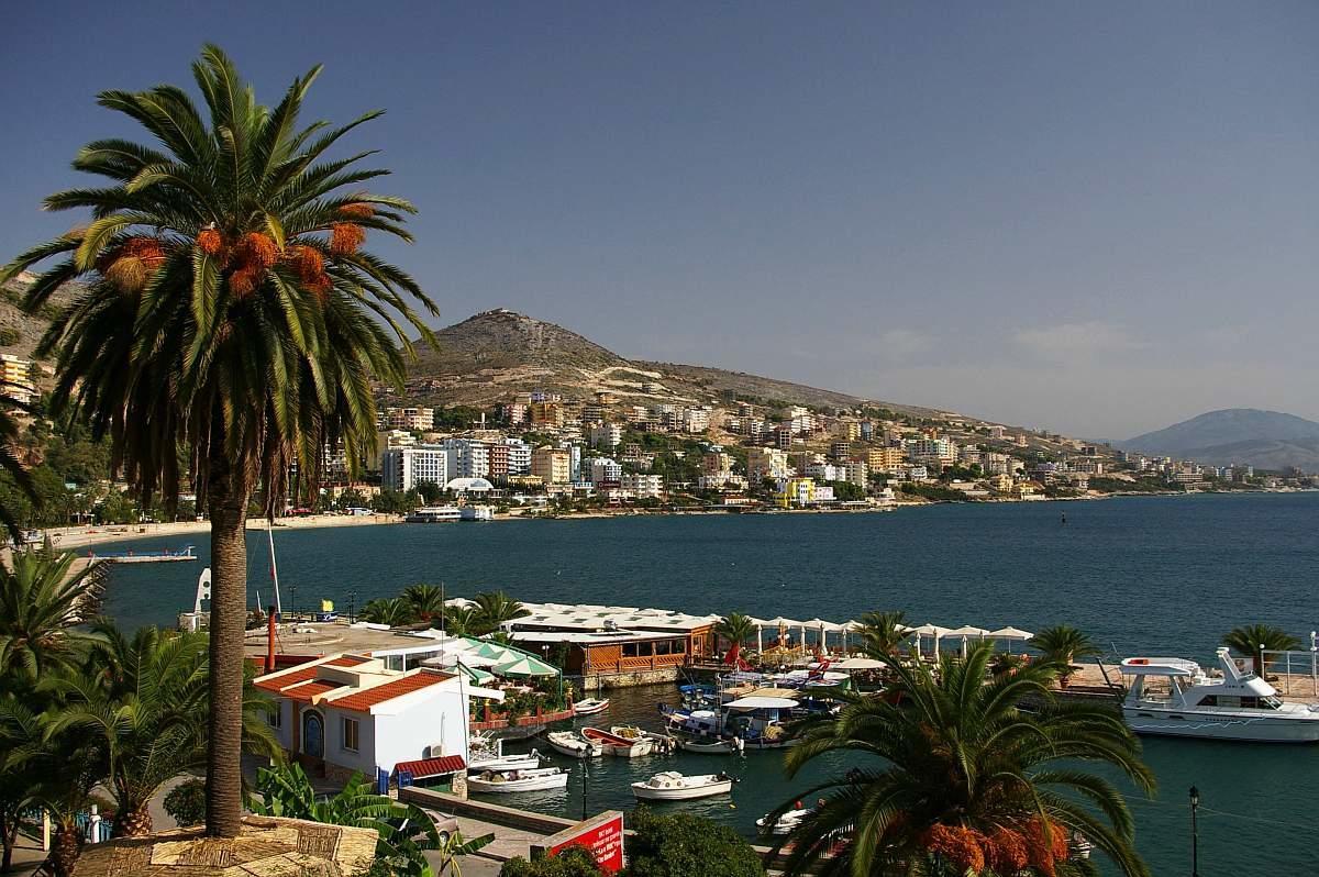 Beautifull Holiday Apartment Larisa Sarande Bagian luar foto