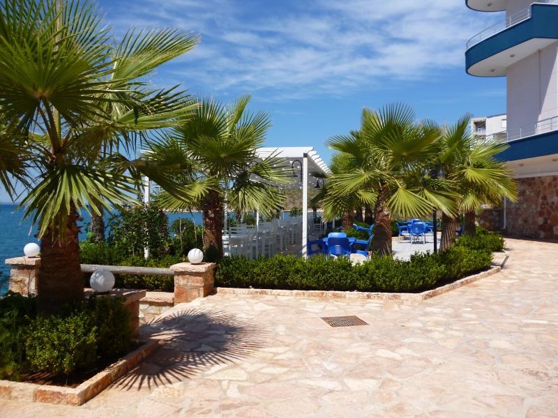 Beautifull Holiday Apartment Larisa Sarande Bagian luar foto