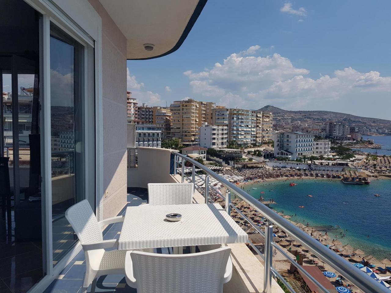 Beautifull Holiday Apartment Larisa Sarande Bagian luar foto